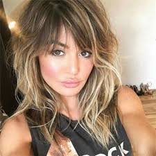 diese farbe der schnitt diese pony alles an diesem atemberaubenden look von bianc hai braune haare blonde highlights haar styling braun blonde haare