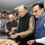 Jaitley performs 'halwa' ceremony