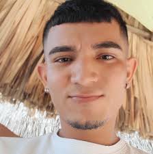 Shakira hoy está cumpliendo 33 años de carrera. Cuál es tu canción o álbum  favorito de la 'Reina De La Música Latina'? #Edu