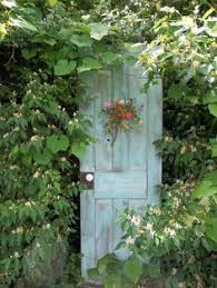 Pin Von Tieke Art Auf Garten In 2020 Gartenturen Geheimer Garten Garten