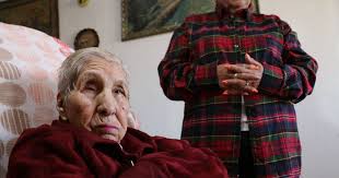 La tejedora y peletera centenaria que vive hace más de medio siglo en Rawson