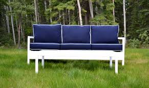 We love this coffee table because it's so simple and easy to build. Simple White Outdoor Coffee Table Ana White