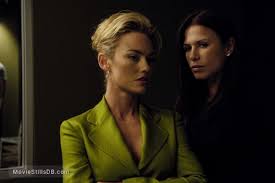 Dylan walsh and julian mcmahon portray hotshot miami south beach plastic surgeons who are themselves. Nip Tuck Episode 3x05 Publicity Still Of Rhona Mitra Kelly Carlson
