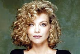 Michelle pfeiffer is an actress of such depth, breadth, and tenacity, she obliterates the argument that an untrained actor has less capability than her trained counterparts. Michelle Pfeiffer Bra Size Age Weight Height Measurements