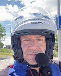 Daily video, prediction, 10 km run, furry friend, flowers and a star wars  video😝 @giroditalia @tntsportscycling @eurosportde