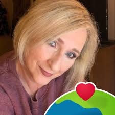 🎂🎉Happy 21st birthday, Hannah! You're finally legal! 😉 I love you, and  I'm so proud of you! ❤️🎉🎂