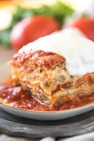 This Easy Classic Lasagna Recipe Is Million Dollar Good Layers Of Marinara Alfredo Sauce Sausag Best Easy Lasagna Recipe Easy Lasagna Classic Lasagna Recipe