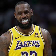 Derrick Obasohan's Instagram, Twitter & Facebook