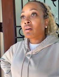 Snakela bent over for Iman after a dinner and some empty promises. …Victor  took Amber to Spain and she never slept with him. They are not the same.  Who's sleeping in that