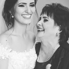 News: From smart invites to livestreams: the tech-savvy weddin...