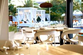 El nou local és un lloc acollidor amb una decoració moderna i ben equipat. Cbc Casanova Beach Club Baix Llobregat Convention Bureau