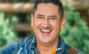 Ella es la esposa del Heredero, la mujer que habría inspirado la canción  "Coqueta" - Candela