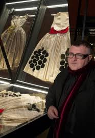 He was the creative director of lanvin in paris from 2001 until 2015. Kq63eh6ss25rqm