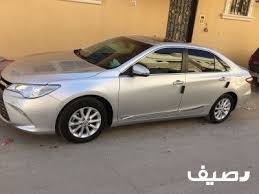 للتنازل لظروف خاصة سيارة كامري موديل 2016 لونها فضي فل كامل فتحة سقف وحساسات امامية وخلفية وكراسي جلد الماني والارضية بلاستيك جنوط كروم ومظلل Car Suv Suv Car