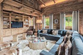 Die wohnung befindet sich im zentrum von kitzbühel mit der bus station vor dem haus und 5 minuten zur hahnenkammbahn. Gemutliche Wohnlandschaft Zum Entspannen Holz Innenarchitektur Wohnen Chalet Mobel