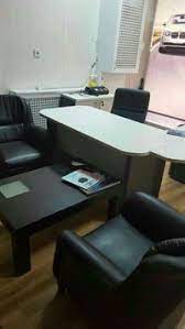 buro mobilyasi panosundaki pin