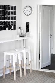 Scheinbar Ikea Stuhle Bis Zur Halfte Gestrichen Diy Deco Kuche Barhocker Kuche Und Stehtisch Buro