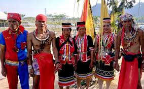 Hasil daripada tugasan ini, kesimpulan yang saya dapati adalah terdapat banyak adat resam dan kepercayaan masyarakat kadazan dusun. Pantang Larang Kaum Bidayuh Sarawak Sarawakians Borneo Facebook