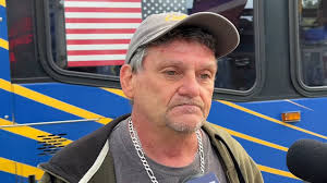 Íbamos juntos al deli... al Dunkin Donuts': amigo de peatón