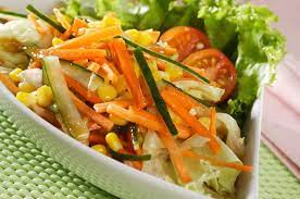 4 sdm minyak zaitun 2 sdm cuka sari apel 1/2 sdm bawang merah cincang 1 sdt madu 1/2 sdt kunyit bubuk 1/2 sdt jahe bubuk 1/2 sdt garam. Ingin Makan Malam Antigendut Mari Membuat Salad Cuka Apel Yang Segar Menyehatkan Semua Halaman Sajian Sedap