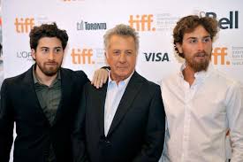 Max Hoffman Son Of Dustin Hoffman Has Been In The Acting Game For A Long Time Right Under Our Noses 32 Year Old Papa Famoso Hijos De Celebridades Hollywood