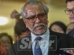 Peguam tan sri muhammad shafee abdullah memberikan 24 jam kepada pihak berkuasa untuk memulangkan wang sebanyak rm114 juta yang disita dari pavilion residences pada 2018 kembali kepada pemilik asalnya, datuk seri najib razak. Tan Sri Muhammad Shafee Abdullah Sinar Harian