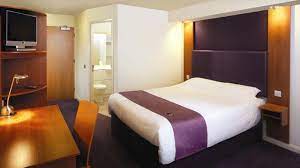 Excellently positioned to explore vibrant central london, the boutique shops of sloane square and belgravia are. Premier Inn London Victoria Hotel Visitlondon Com