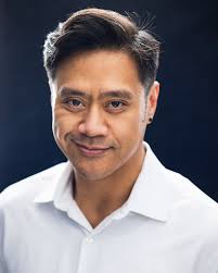 Come on... you can trust me." 📸: @thatactingchic