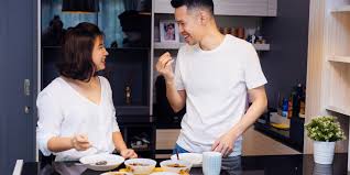 Kamu bisa mengkonsumsi telur, daging, ikan. Merasa Terlalu Kurus Coba 7 Cara Membuat Badan Berisi Dengan Sehat