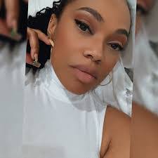 Lana Banks's Instagram, Twitter & Facebook