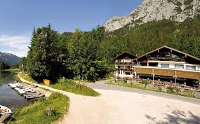 Pin Von Bergerlebnis Berchtesgaden Auf Kulinarik Berchtesgadener Schmankerlkuche Gasthaus Reisen Schone Orte