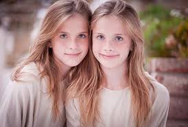 Strawberry Blonde Blue Eyed Twin Girls Emma Geller Green Emma From Friends Blonde Twins