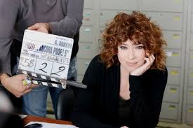 Questa volta dovrà giostrarsela tra lezioni d'italiano renzo (de caro) che ha deciso di vivere proprio di fronte all'appartamento di camilla. Provaci Ancora Prof 5 Veronica Pivetti E Camilla Baudino Fiction Italiane
