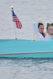 Jojo siwa 2021 dababy came for jojo siwa so all of twitter came for dababy. Jojo Siwa And Kylie Prew At A Car Boat Ride At Disney World In Florida 04 18 2021 Hawtcelebs