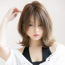 おばた もとし 大人ハイライト 透明感カラー さんはinstagramを利用しています 解説 これが話題の ネオウルフ トップはふんわり 襟足のくびれ 外ハネ 全体的にやや縦長のシルエットになるのが可愛 natural hair styles model hair hairstyle