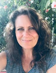 Diana Mizer's Instagram, Twitter & Facebook