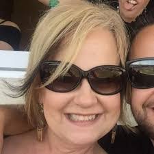 Jeanette Barham's Instagram, Twitter & Facebook