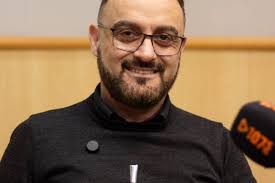 Entrevista na rádio 107 falando sobre relacionamentos abusivos com a fera  Dr Lizandro