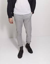 Pantalon chino noir uniqlo taille 33 hauteur 32 soit 106 cm très bon état très peu porté. Pantalon Chino Gris Homme