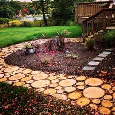 A walkway made of wood slices is delightfully earthy and rustic. Diy Backyard Patio Garden Project Ideas Art Home Backyard Landscaping Outdoor Walkway Wood Walkway