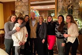 An introduction to delaware's most famous family. Biden Christmas Card Controversy On Social Media Without Hunter Bloomberg