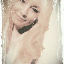 Kelly Patmore's Instagram, Twitter & Facebook