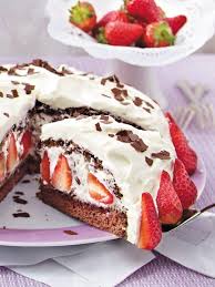 Ein Traum Aus Fruchten Schokosahne Und Dunklem Biskuit So Geht Stracciatella Torte Schritt Fur Kuchen Und Torten Rezepte Kuchen Und Torten Kuchen Ohne Backen