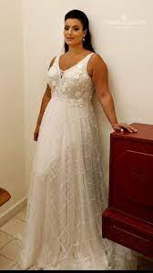 Glamorous Plus Size Wedding Gown With 3d Flowers And Sparkly Tulle Taly Studio Levana Verfuherische Brautkleider Brautmode Hochzeitskleid