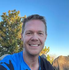 What lens for underwater photography with canon r5?