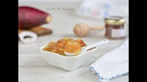 Sbuccia le cipolle di tropea, lavale, privale dell'eventuale germoglio, tagliale a spicchi piccoli e sottili e spolverizza le cipolle con lo zucchero di canna, lasciale caramellare dolcemente, unisci l'aceto. Cipolla Rossa Di Tropea Caramellata Con Miele O Zucchero Ricette Che Passione Youtube