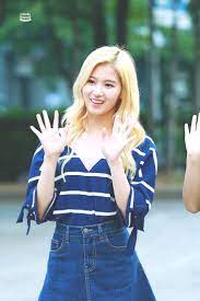 Pin on Minatozaki Sana - TWICE