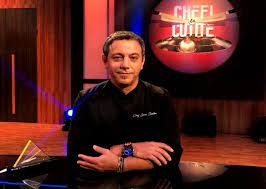 Oamenii legii fac cercetări pentru a stabili ce a dus la bătaia generală. Sorin Bontea A FÄƒcut AnunÈ›ul Cu Lacrimi In Ochi La Antena 1 Ce S A Intamplat Cu Familia Juratului Chefi La CuÈ›ite Impact