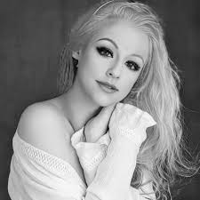 Brittney Tucker Art (@brittneytuckerart) • Facebook