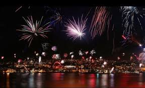 Revelion piata constitutiei poza grup, concerte piata constitutiei revelion, revelion strada bucuresti atractii, evenimente revelion capitala gratis, foc artificii piata constitutiei revelion. Revelion 2019 La Tv Ce PregÄtesc Tvr Antena 1 Pro Tv Si Kanal D Pentru Petrecerea De Anul Nou Capital